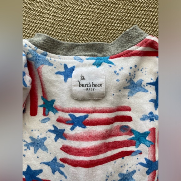 Burt’s Bees Organic Cotton Footless Zip Pajamas. 4th of July Flags Style. 6-9M. - Picture 7 of 8
